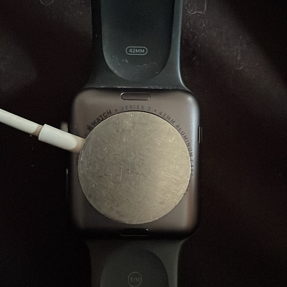 Apple Watch Series 3 42mm Aluminum Space Gray GPS - Picture 2 of 3